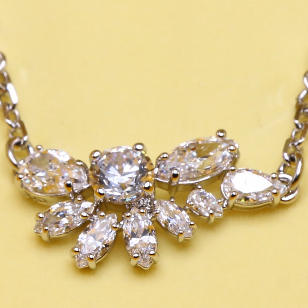Swarovski Gema Collection NEW Pendent Crystal Necklace 5644683